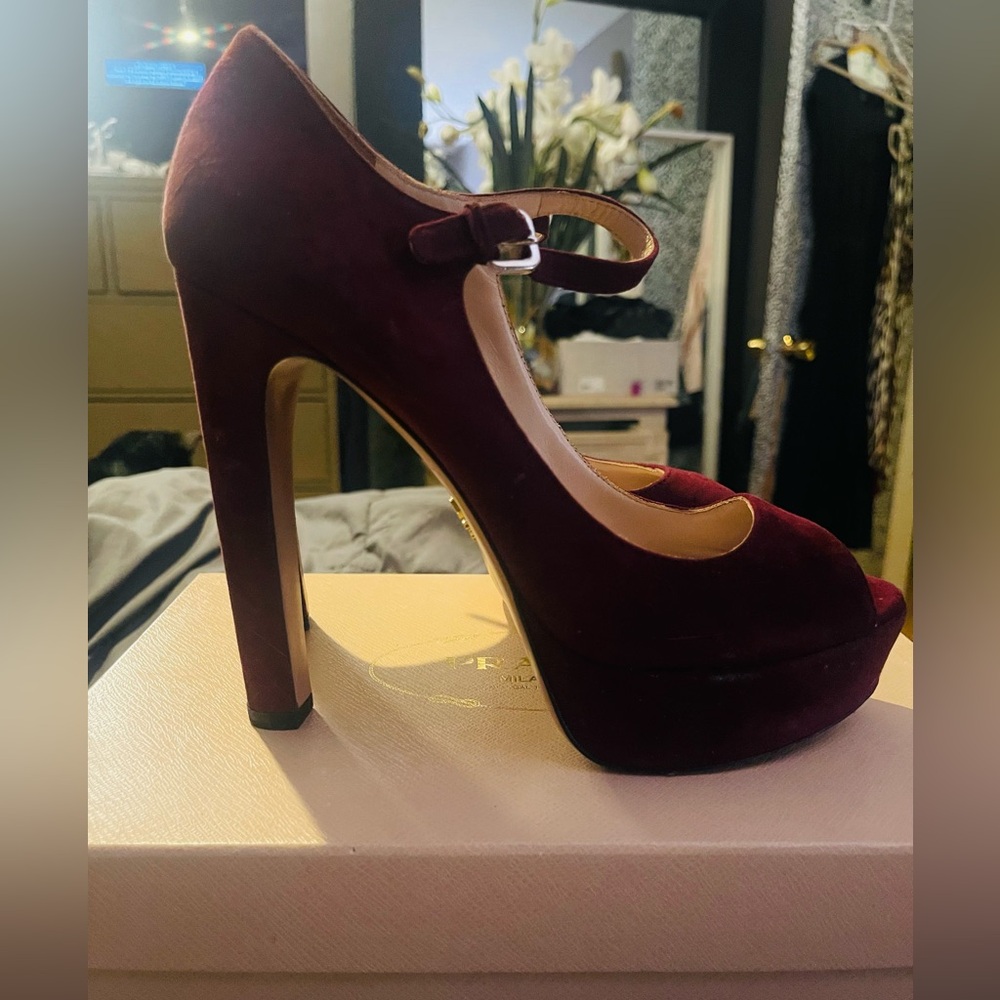 Authentic PRADA suede heels size 40 (fits more like a 9.5)